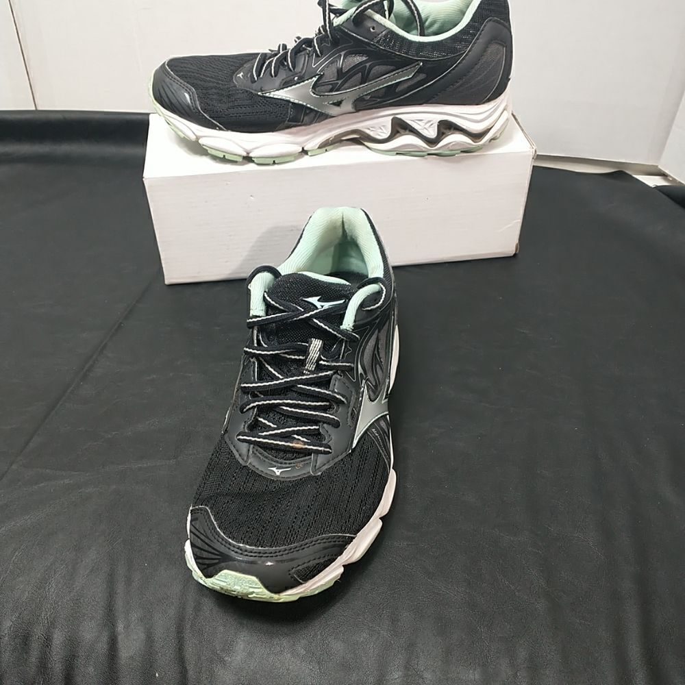 Mizuno Wave Inspire 14 Athletic Road Running Shoes Women’s Size 8 Black Green